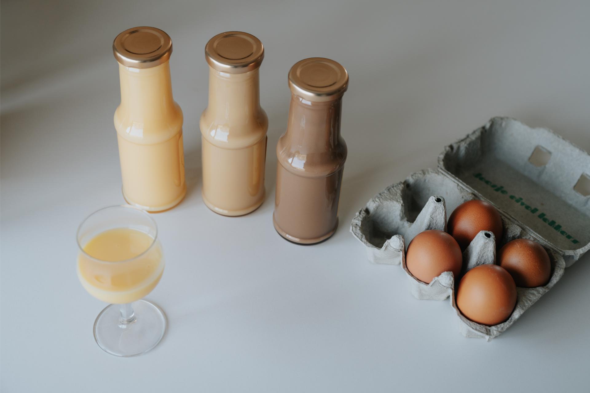 Ambachtelijk gemaakt, met eigen eieren en volgens een recept dat blijft werken. Dat is advocaat van Tusschenhof.